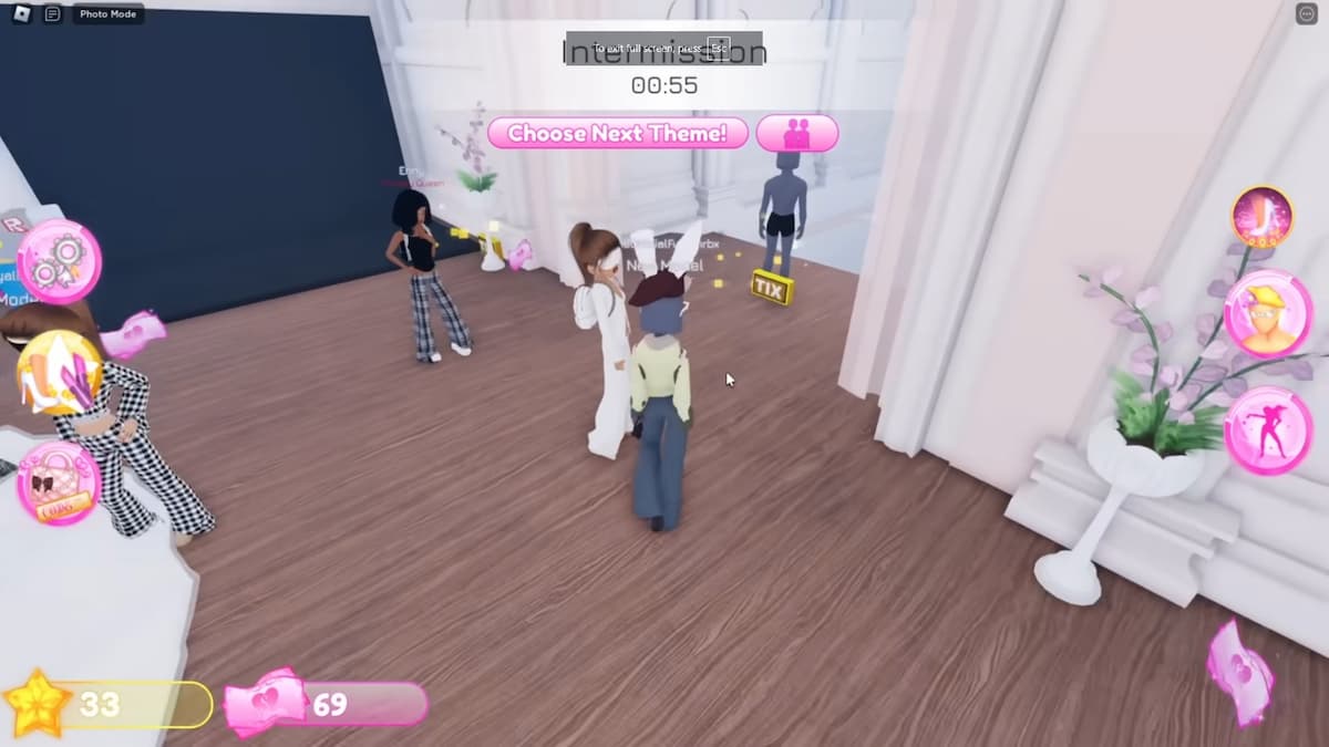 Все 10 локаций Тикса в Dress, чтобы произвести впечатление на Roblox The Classic Event